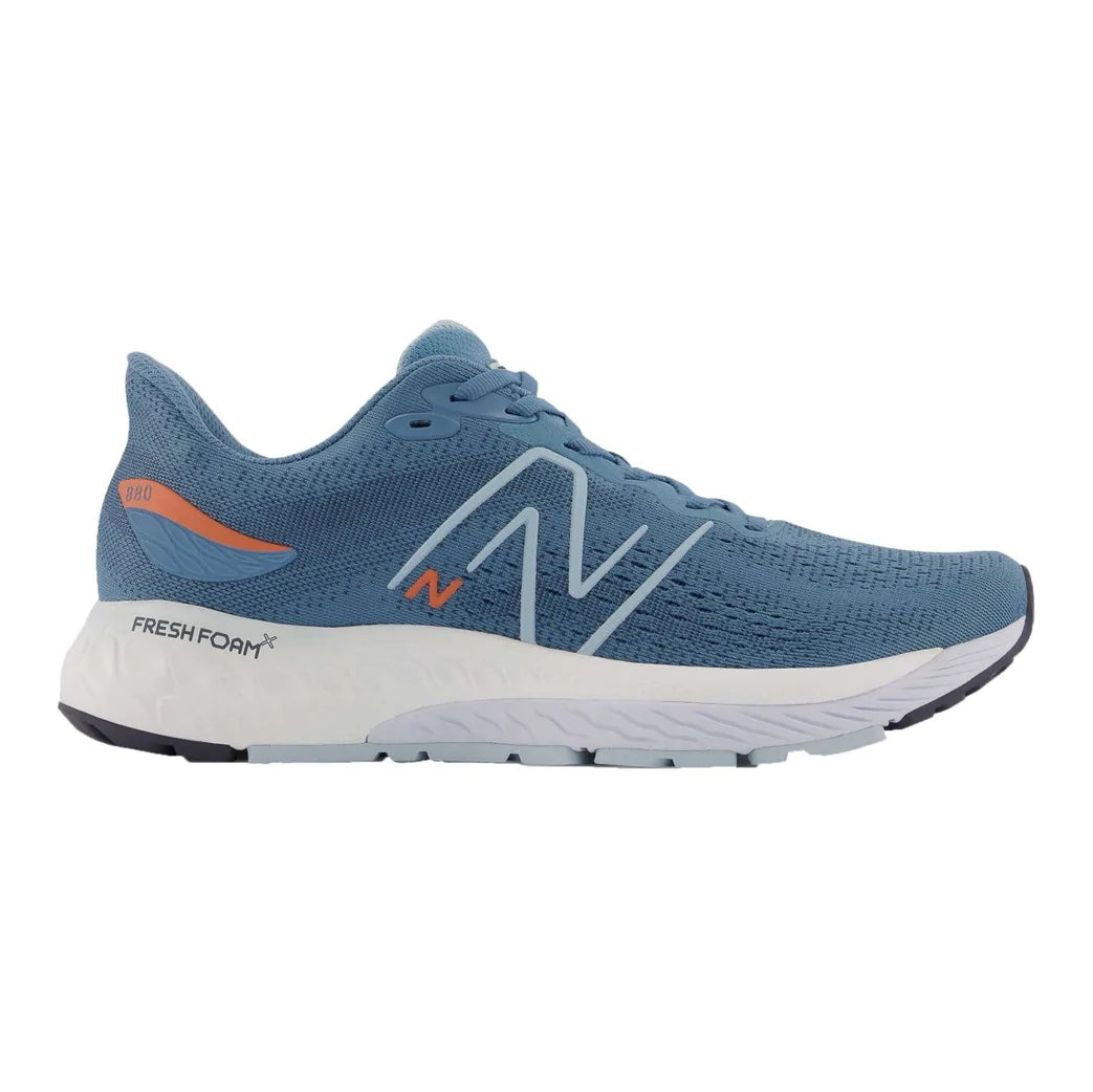 New balance 4e trainers on sale