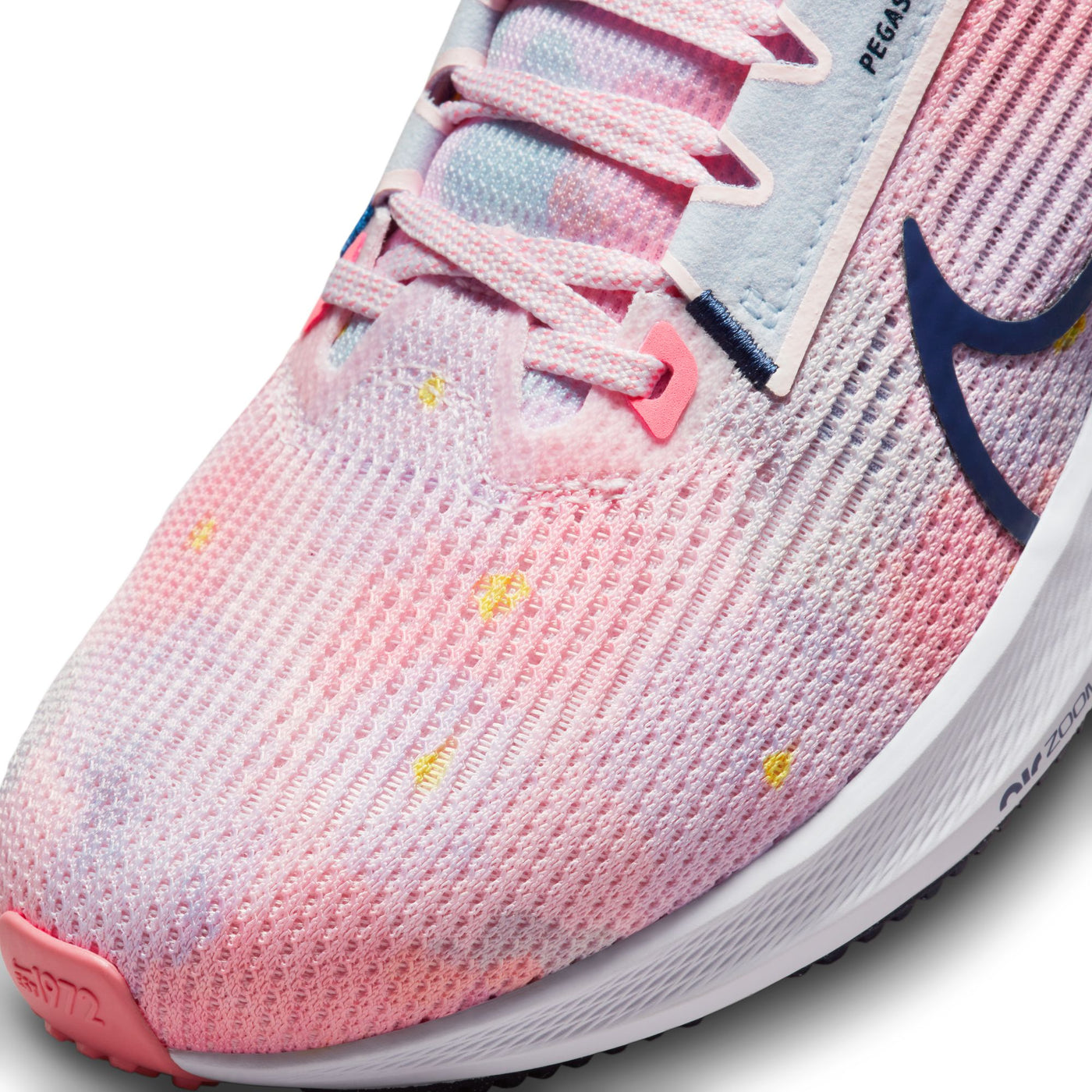 Women's Nike Pegasus 40 Premium -  DV7890-600