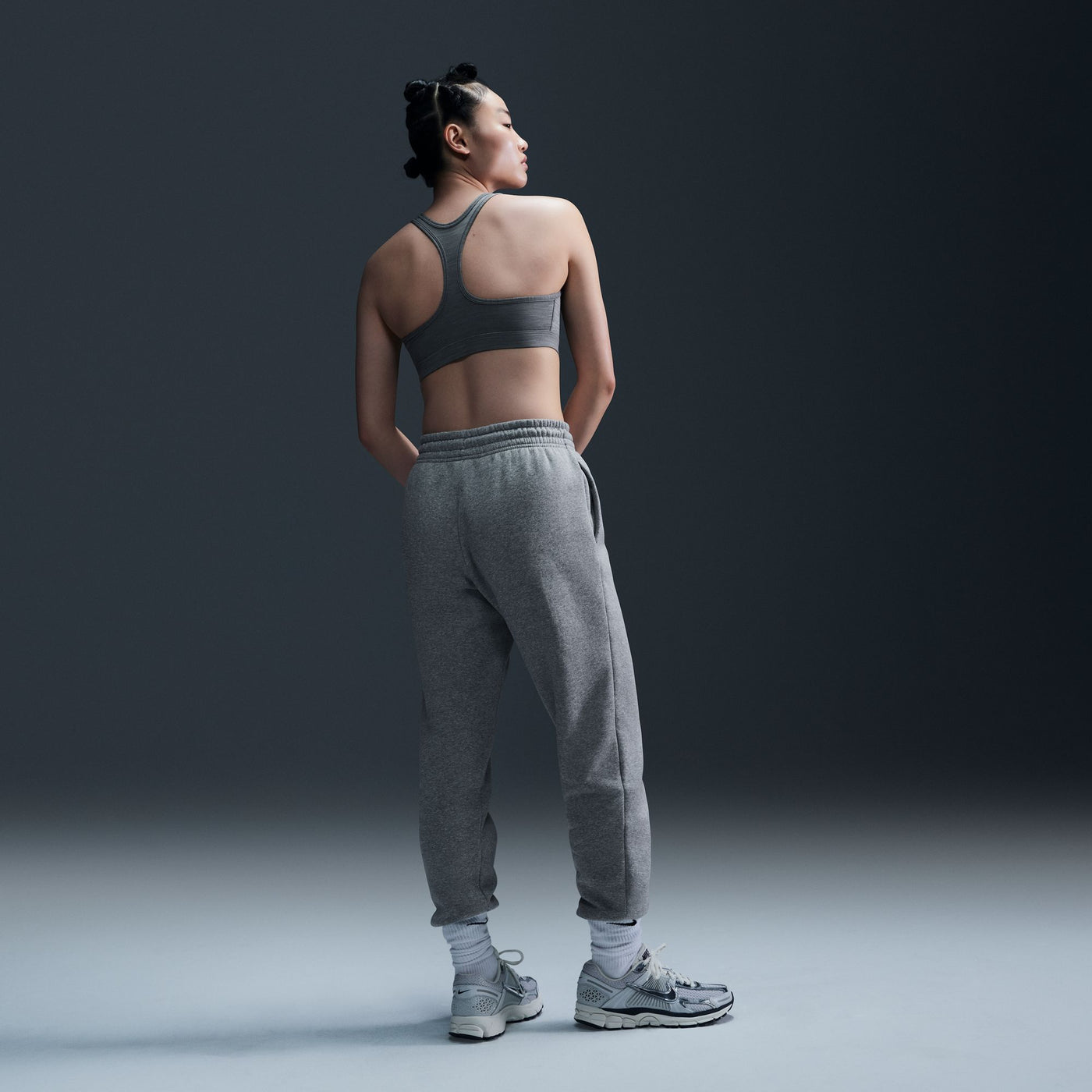 Women's Nike Swoosh Light Support Bra - DX6817-085