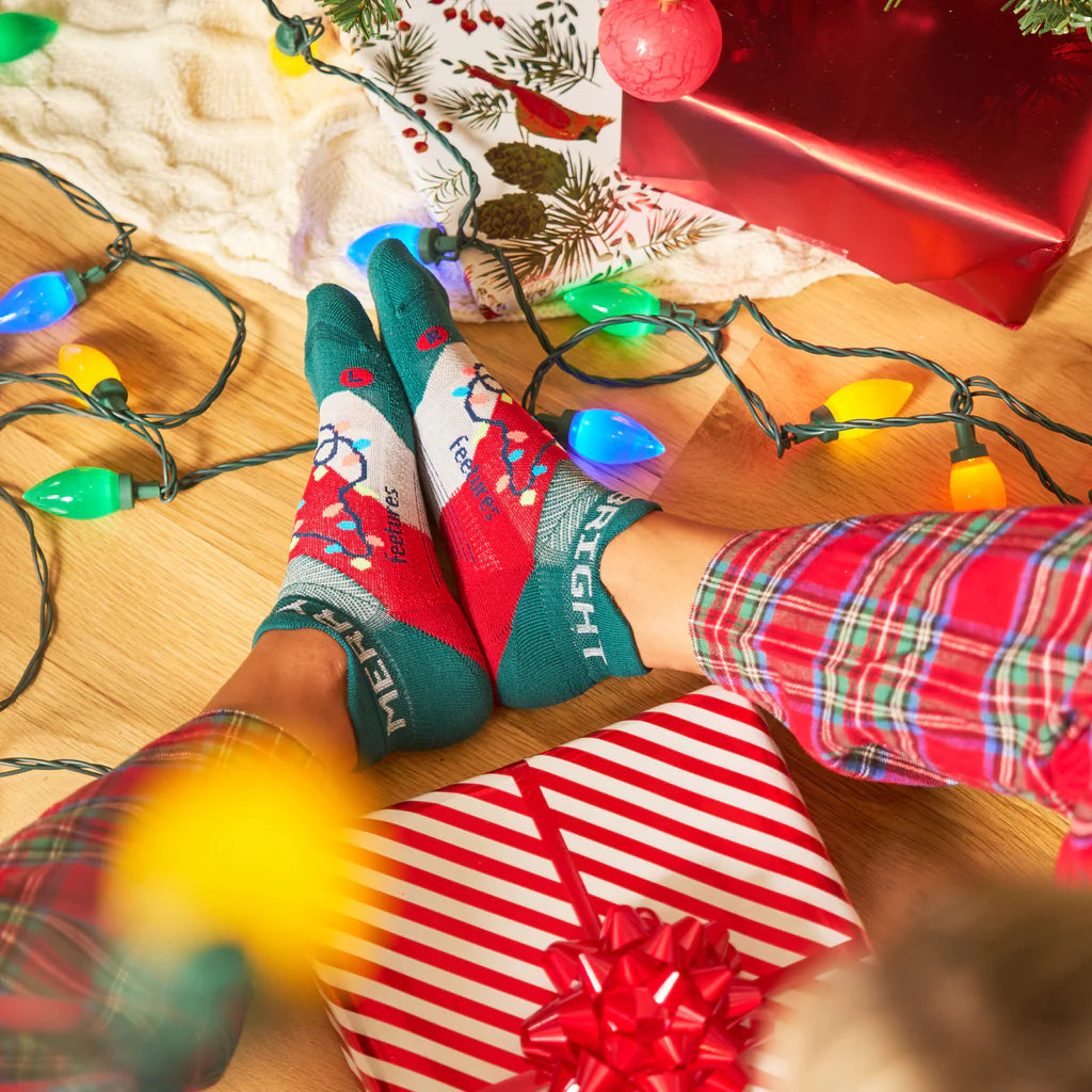 Feetures Elite Light Cushion Socks - Merry & Bright - FEET-E5079813