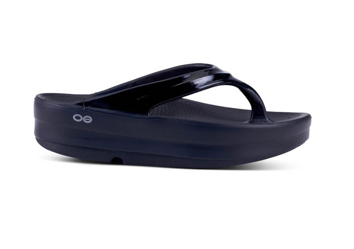 OOFOS ☆大人気☆WOMEN'S OOMEGA OOLALA SANDAL☆厚底 Women's OOmega OOlala Stacked Sandal - Neon Berry Punch – OOFOS
