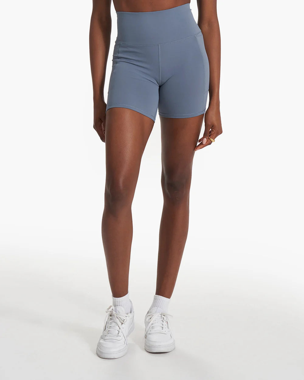Women's Vuori Studio Pocket Short - VW390-LAZ