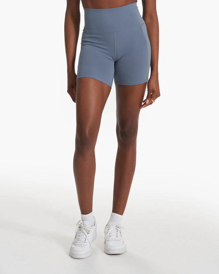 Women's Vuori Studio Pocket Short - VW390-LAZ – =PR= Run & Walk