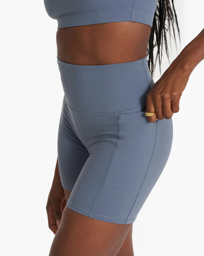 Women's Vuori Studio Pocket Short - VW390-LAZ