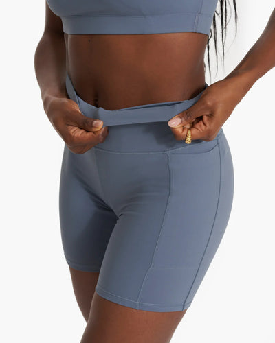 Women's Vuori Studio Pocket Short - VW390-LAZ