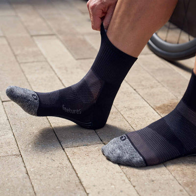 Features Elite Light Cushion Quarter Socks - FEET-E20159