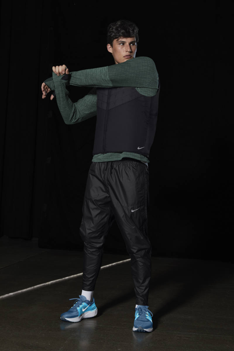 Nike shield phenom men's running trousers clearance